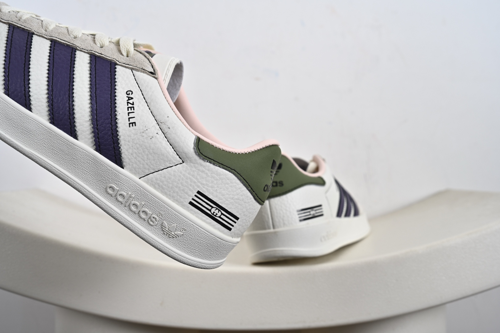 阿迪达斯 Adidas Originals Gazelle INdoor x Stussy 低帮休闲运动板鞋 DD6602 DD6601 DD6603