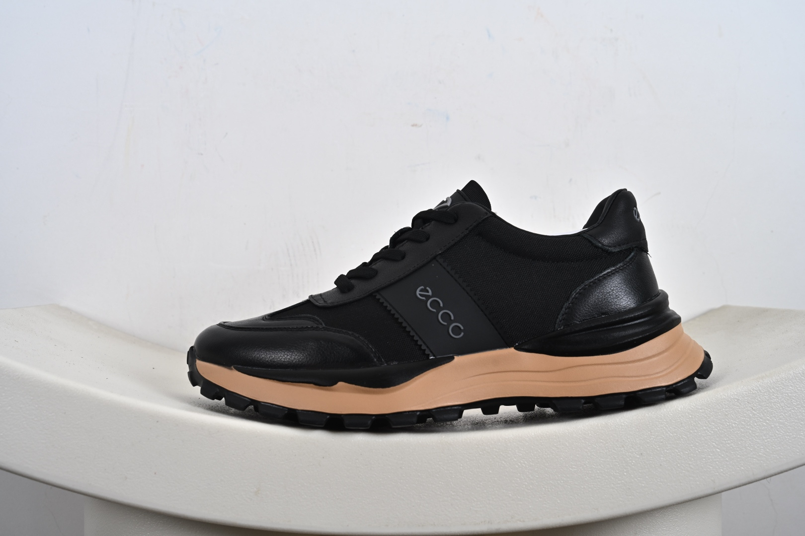 ECCO爱步 新款休闲跑步鞋 756558-010