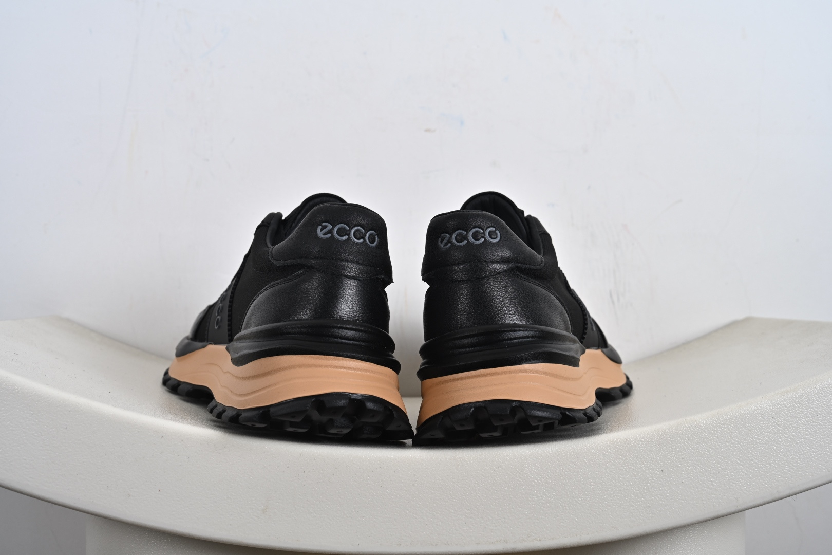 ECCO爱步 新款休闲跑步鞋 756558-010