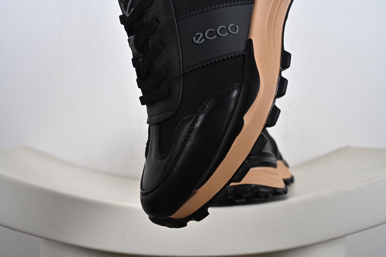 ECCO爱步 新款休闲跑步鞋 756558-010