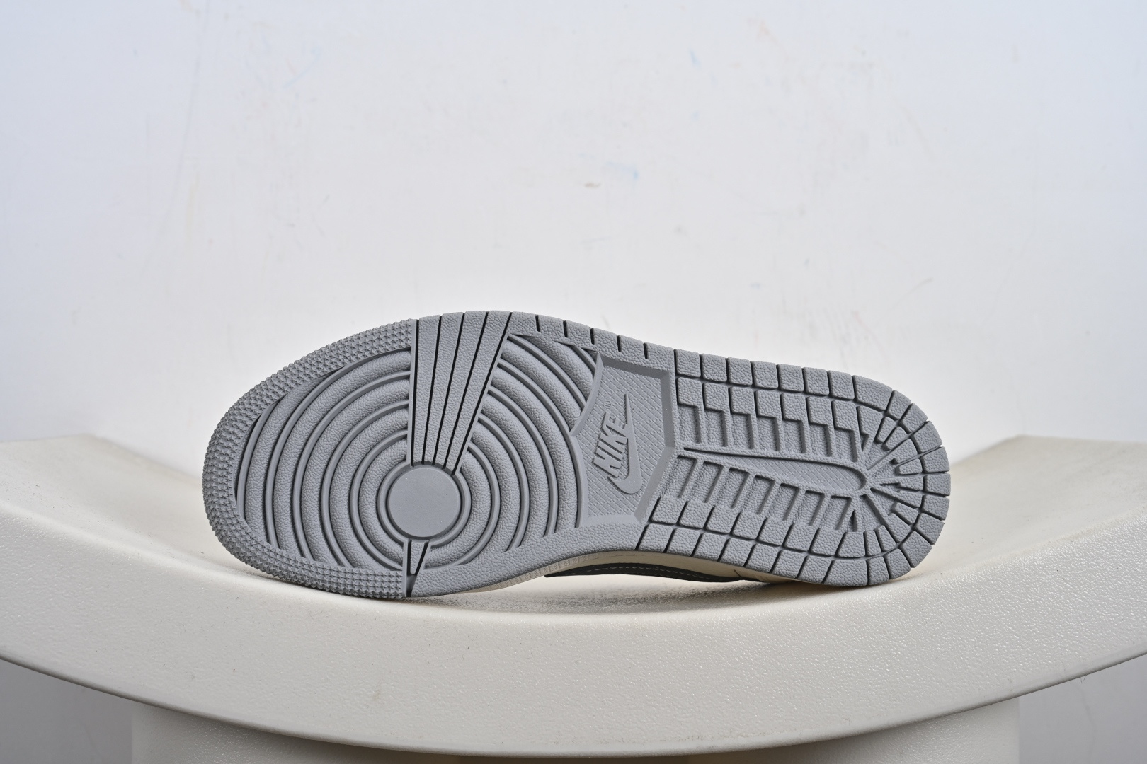 Fragment x Travis Scott x Supreme Air Jordan 1 Low 三方联名倒钩 HS8068-043