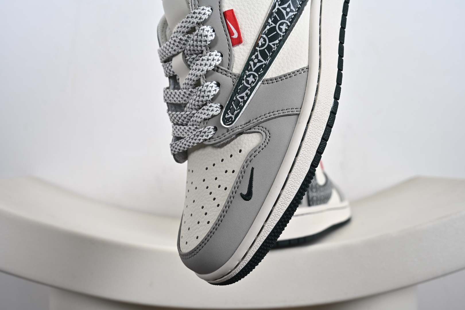 Nike Air Jordan 1 LOW OG SP AJ1倒勾 乔一倒钩 联名款 耐克 低帮文化篮球鞋 HS8068-041