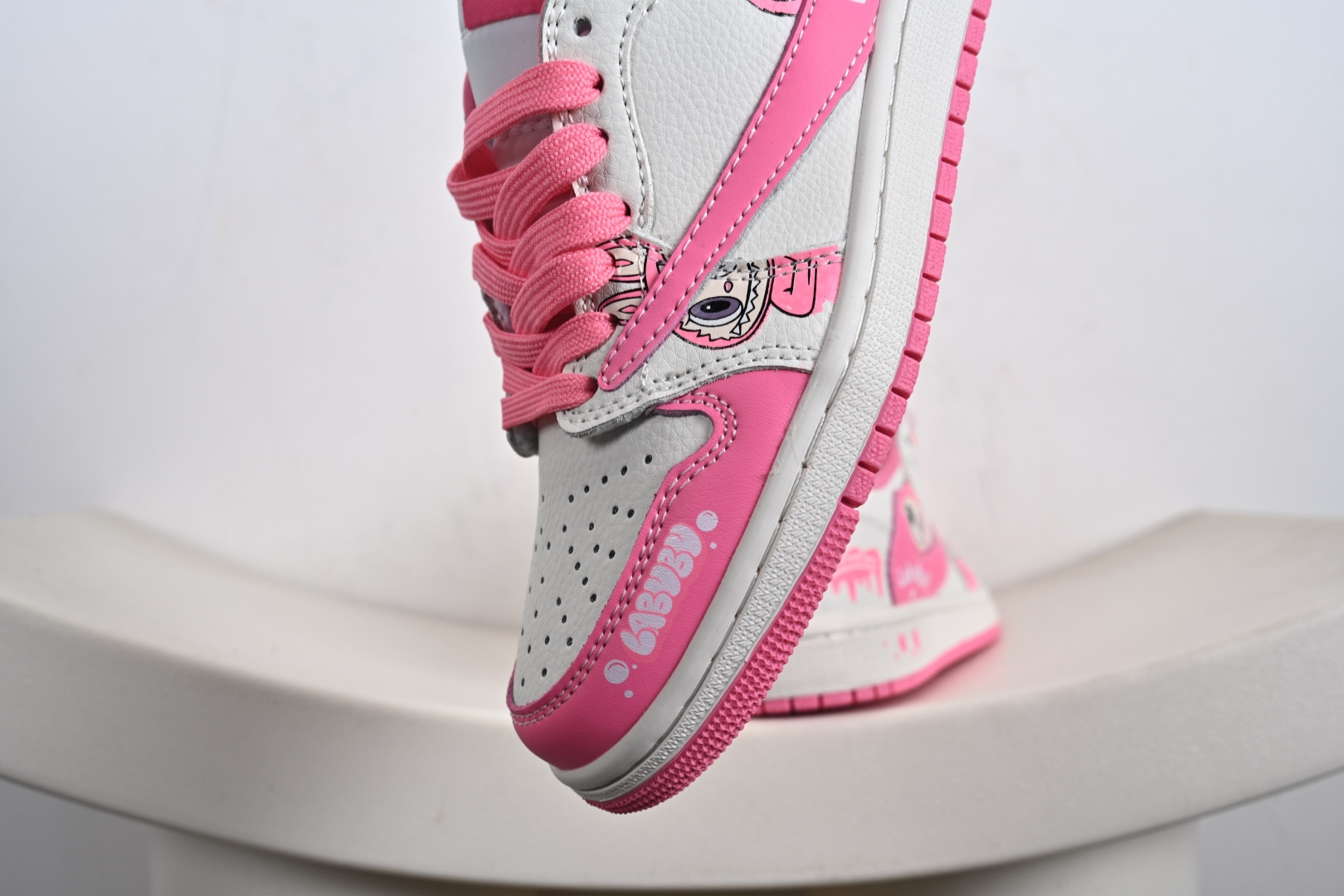 Travis Scott x Fragment Design x Jordan Air Jordan 1 Low OG SP “白粉拉布布” JW1188-162