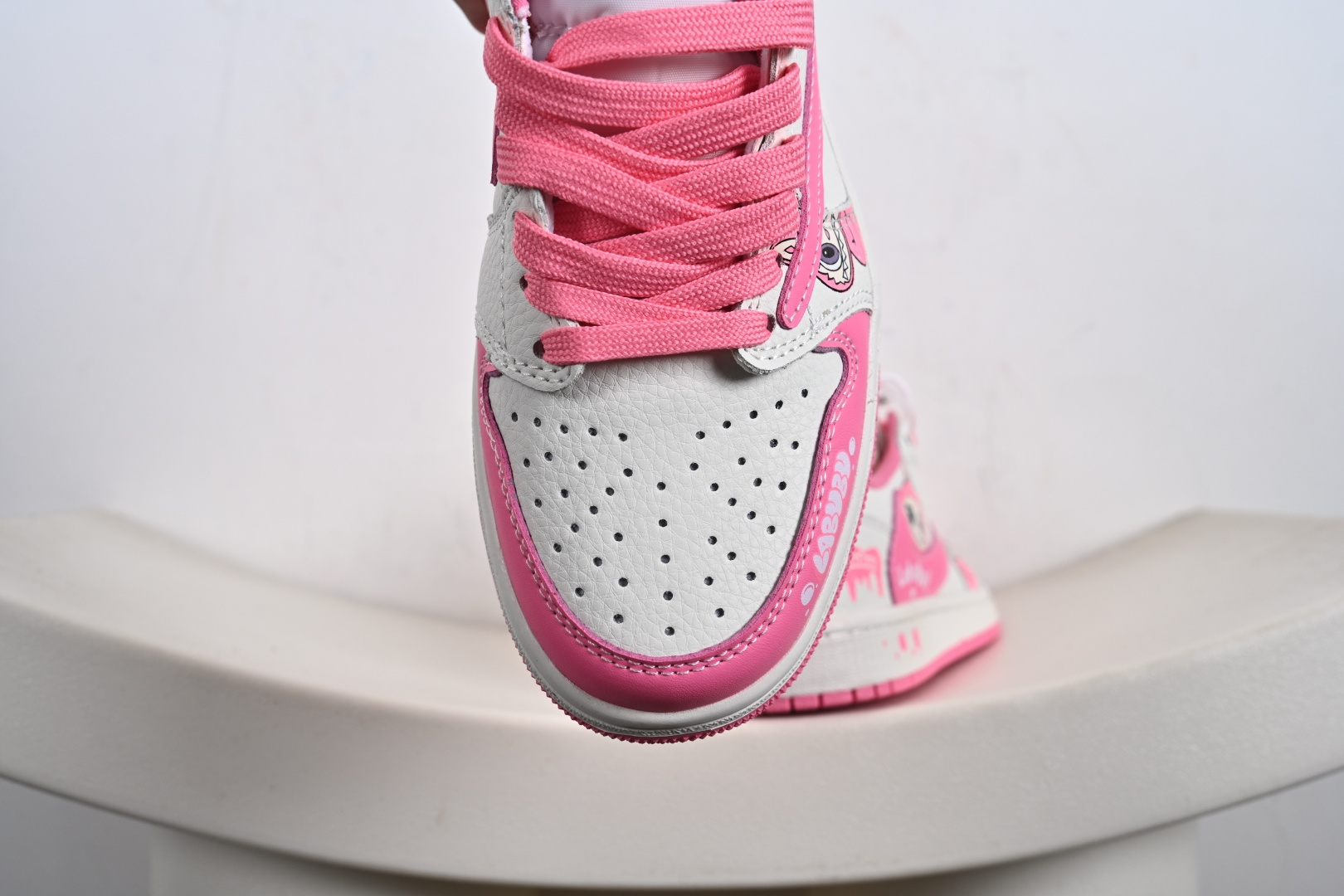 Travis Scott x Fragment Design x Jordan Air Jordan 1 Low OG SP “白粉拉布布” JW1188-162