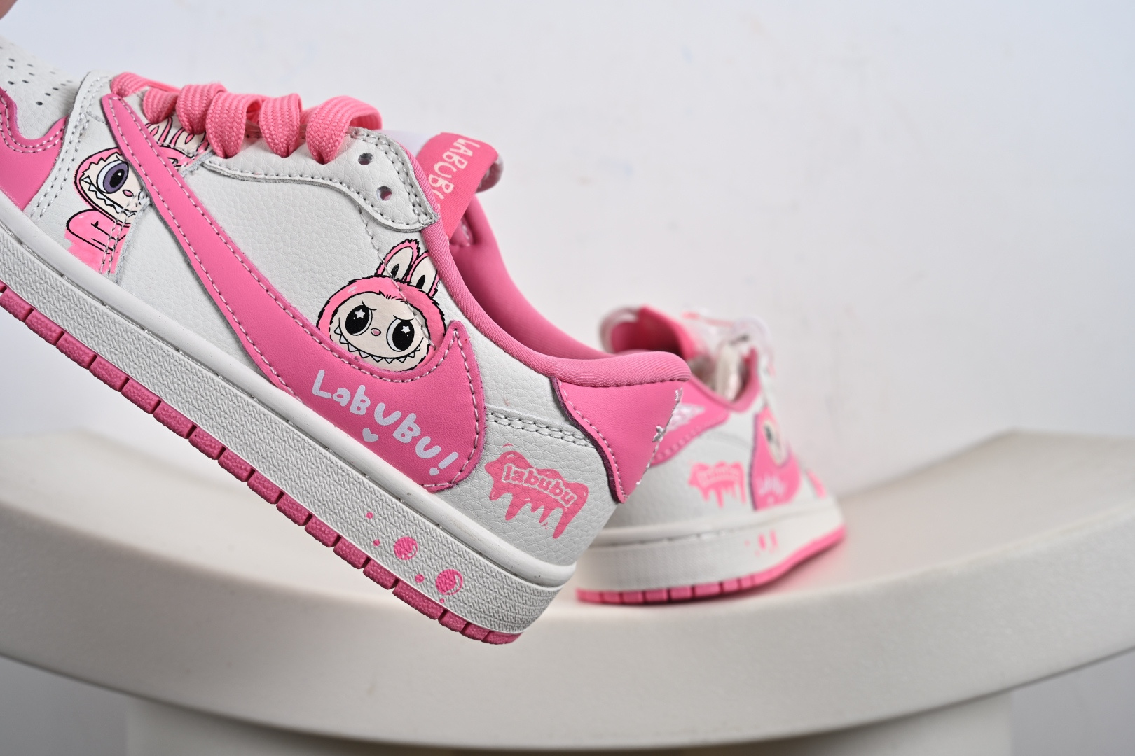 Travis Scott x Fragment Design x Jordan Air Jordan 1 Low OG SP “白粉拉布布” JW1188-162