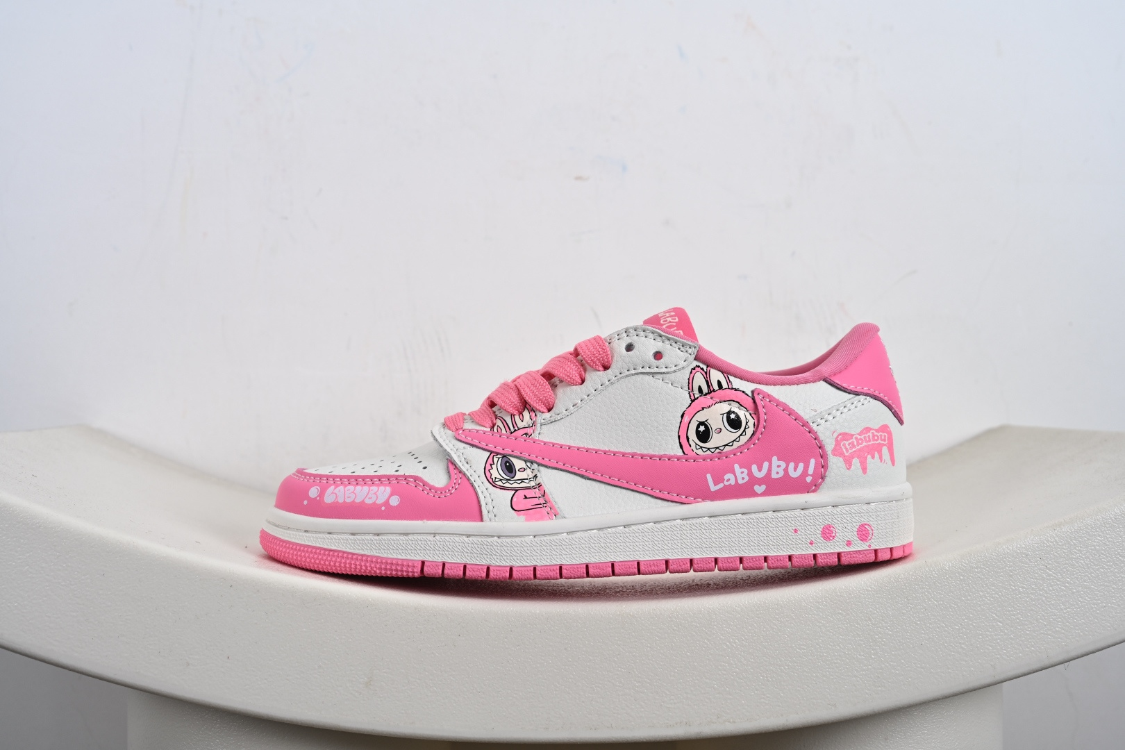 Travis Scott x Fragment Design x Jordan Air Jordan 1 Low OG SP “白粉拉布布” JW1188-162