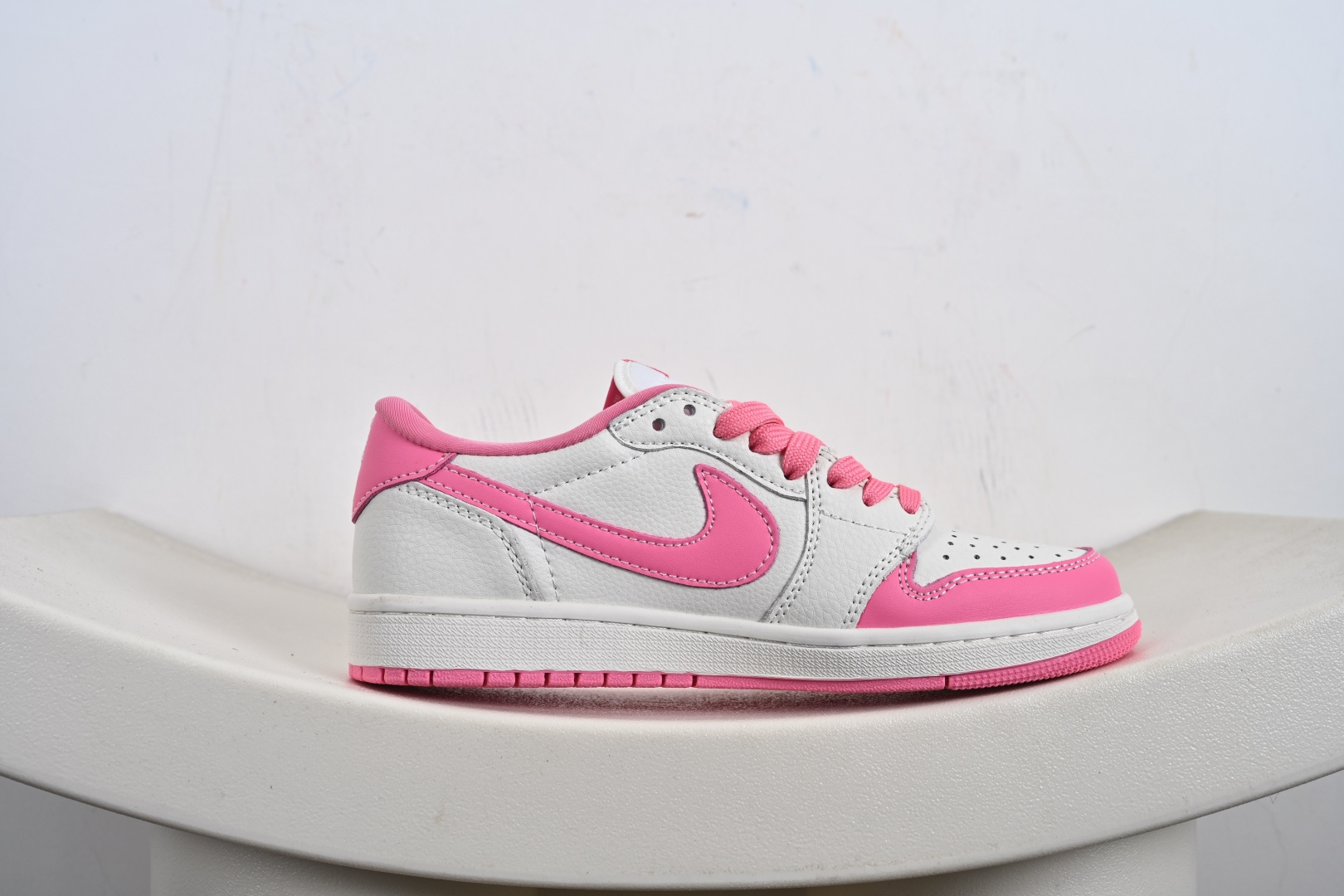 Travis Scott x Fragment Design x Jordan Air Jordan 1 Low OG SP “白粉拉布布” JW1188-162