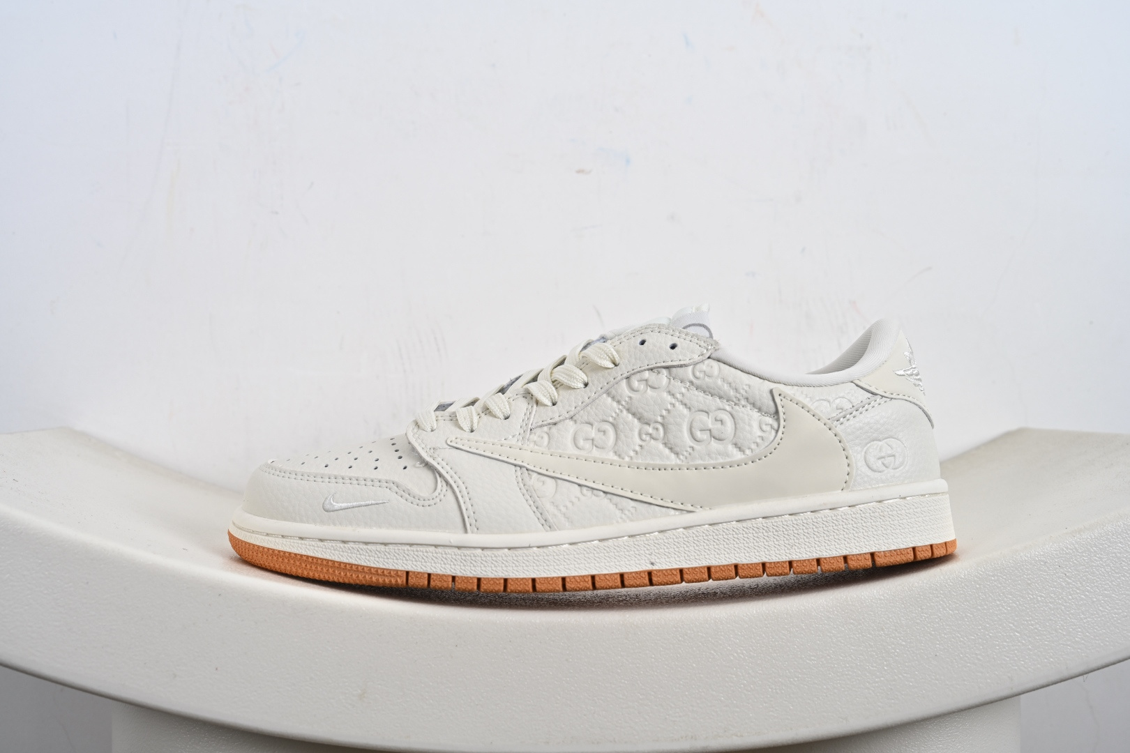 Nike Air Jordan 1 x Travis Scott AJ1倒勾 乔一倒钩 ‘DIY’定制 耐克 低帮文化篮球鞋 LD2028-049