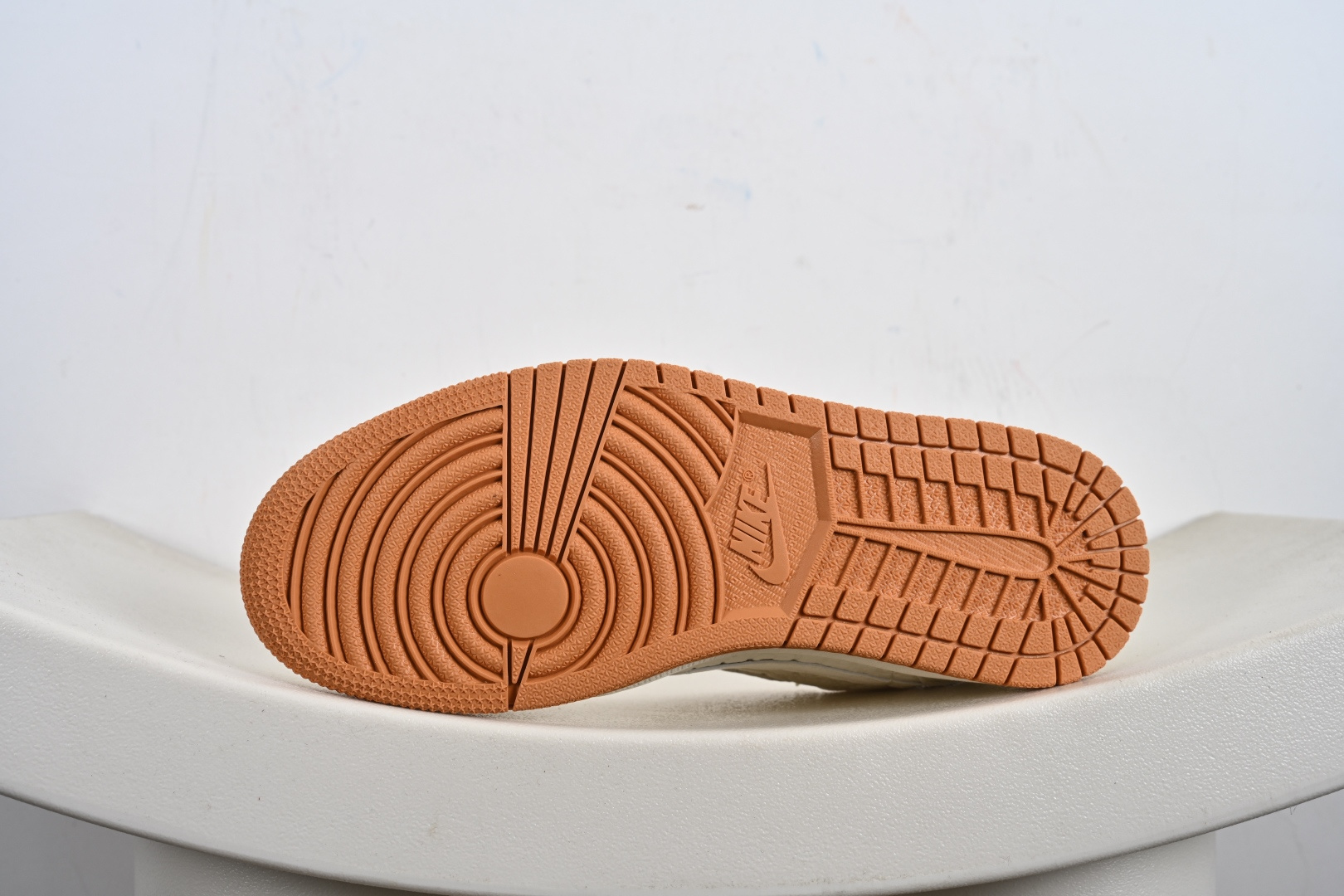 Nike Air Jordan 1 x Travis Scott AJ1倒勾 乔一倒钩 ‘DIY’定制 耐克 低帮文化篮球鞋 LD2028-049