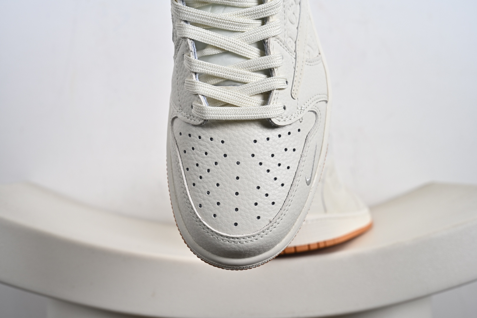 Nike Air Jordan 1 x Travis Scott AJ1倒勾 乔一倒钩 ‘DIY’定制 耐克 低帮文化篮球鞋 LD2028-049