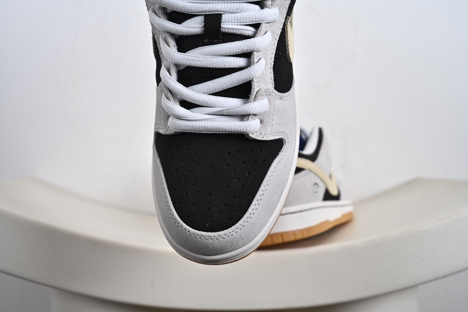 NK SB Dunk Low 冰啡男孩 HF3704-001