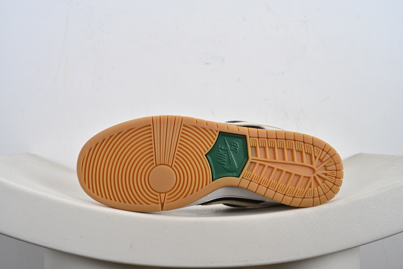 NK SB Dunk Low 冰啡男孩 HF3704-001