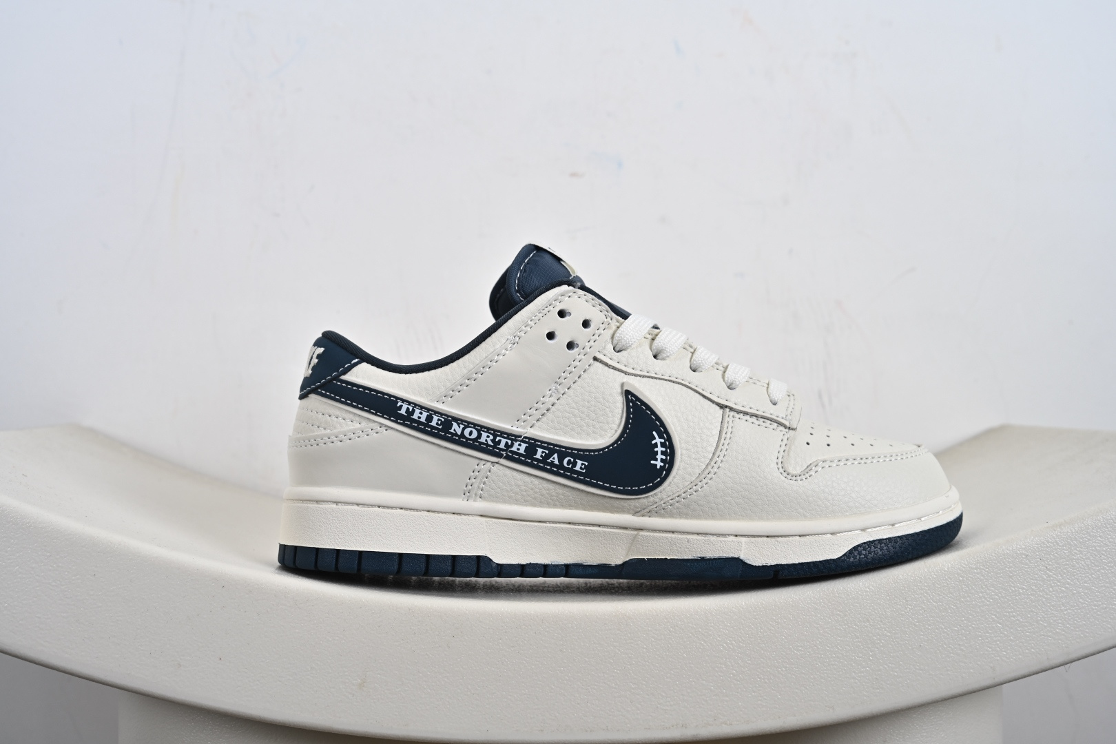 Nike SB Dunk Low“ 北面联名——米蓝字母勾” 周年高端定制 低帮休闲板鞋 SR2025-003