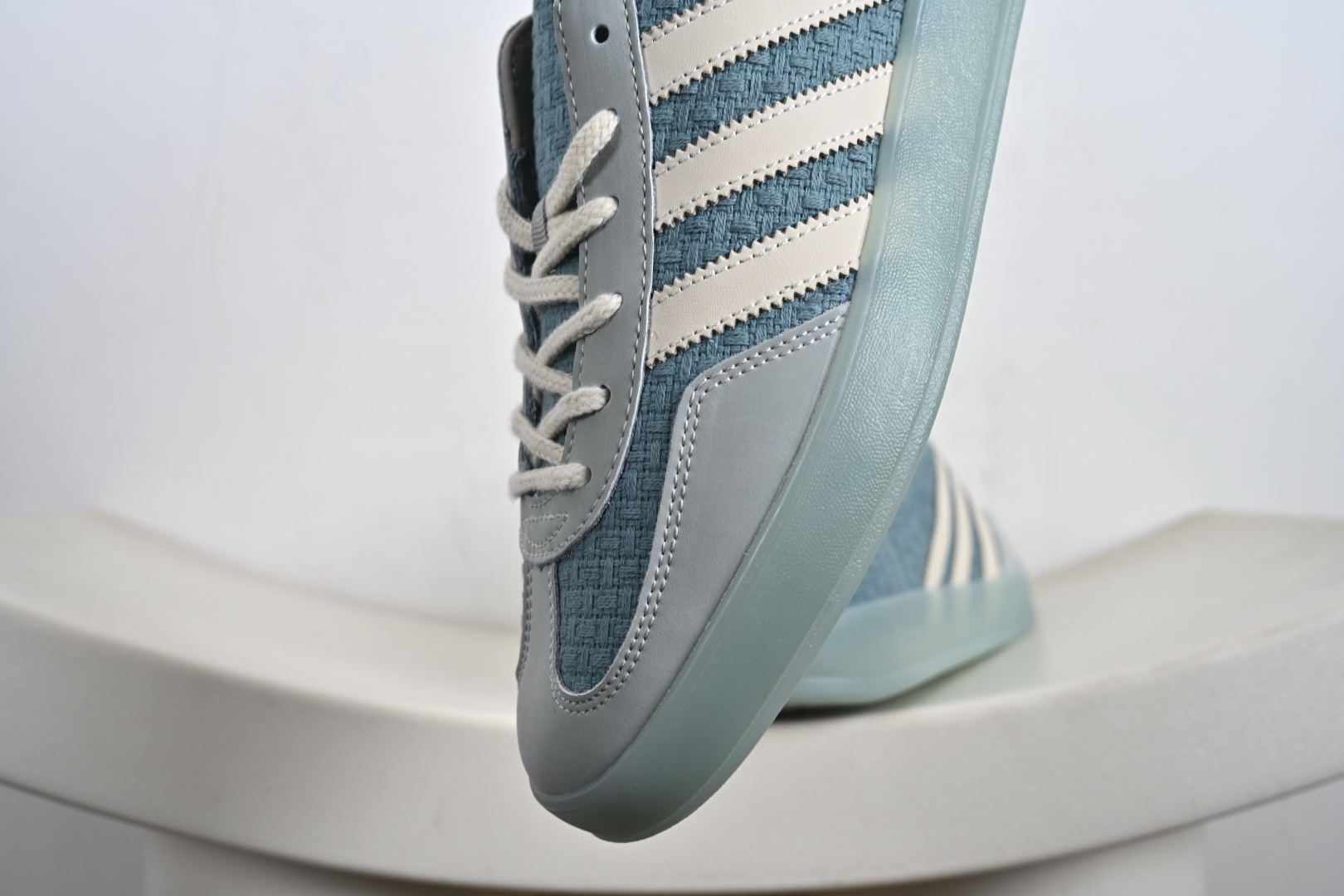 AD 阿迪 Gazelle Indoor 低帮运动休闲板鞋 JR8852