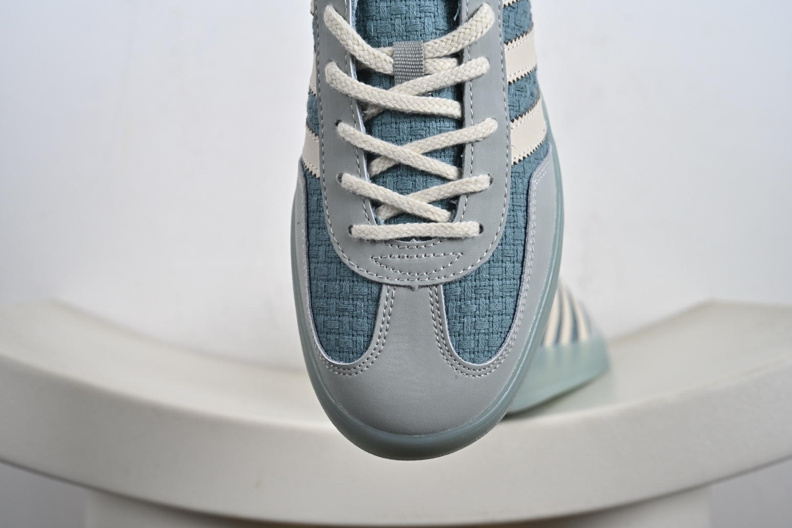 AD 阿迪 Gazelle Indoor 低帮运动休闲板鞋 JR8852