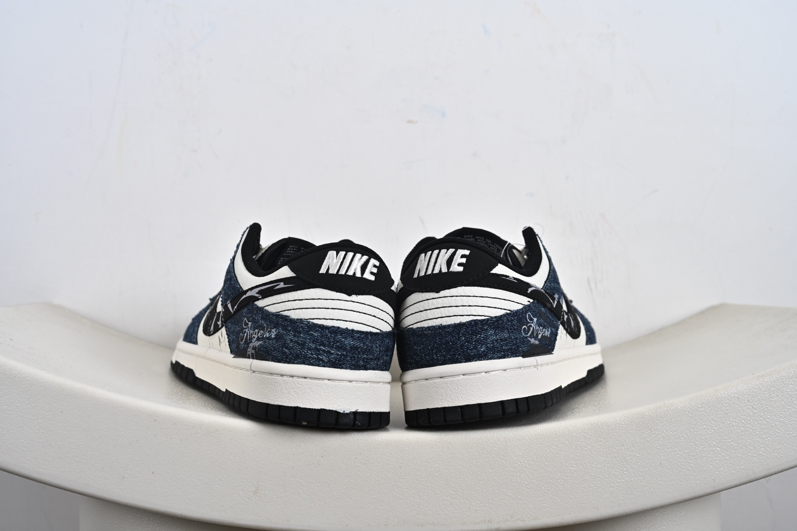 定制版Nike SB Dunk Low“天使联名—牛仔蓝涂鸦” 高端定制 低帮休闲板鞋 XD6188-049