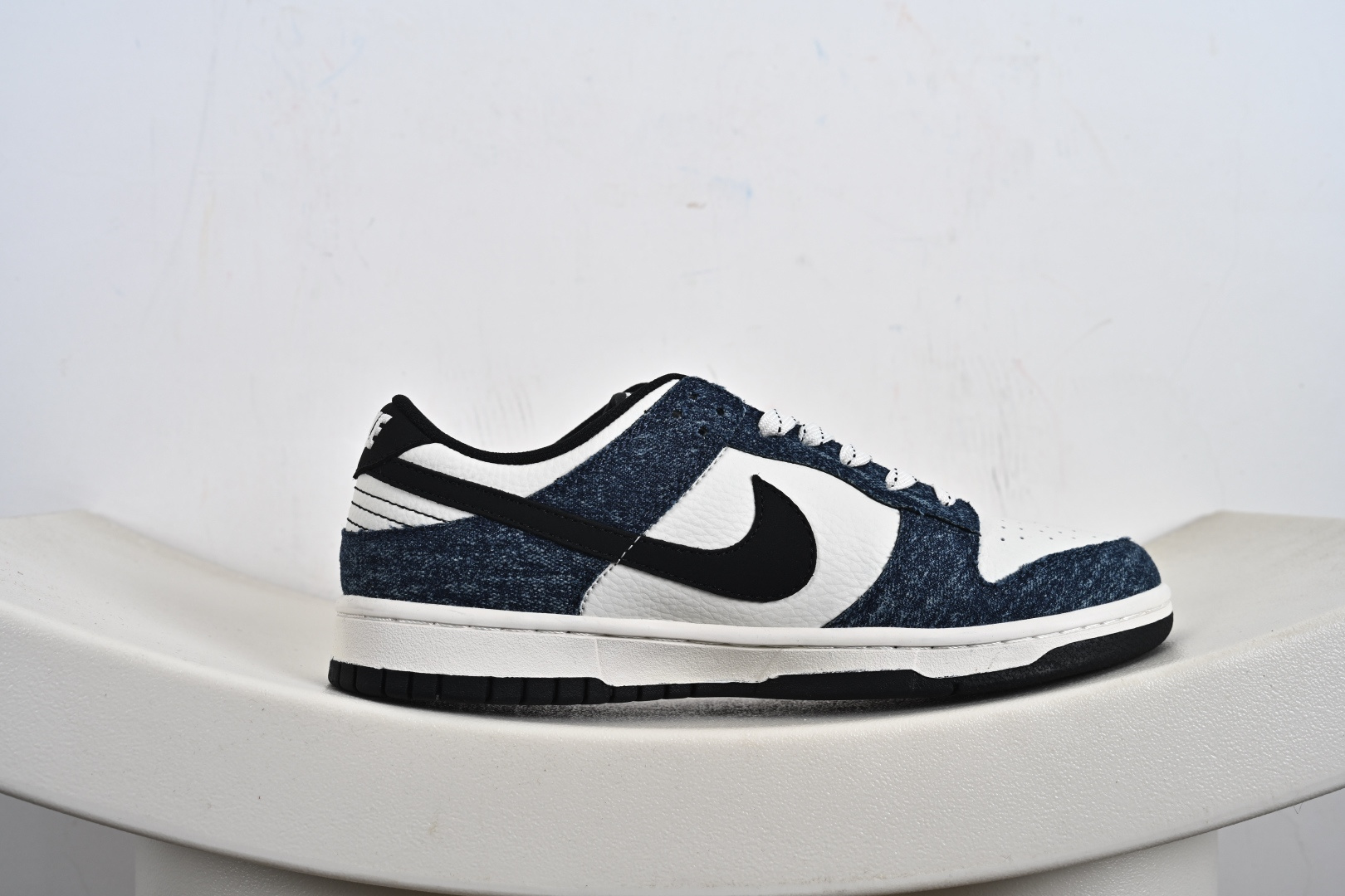 定制版Nike SB Dunk Low“天使联名—牛仔蓝涂鸦” 高端定制 低帮休闲板鞋 XD6188-049