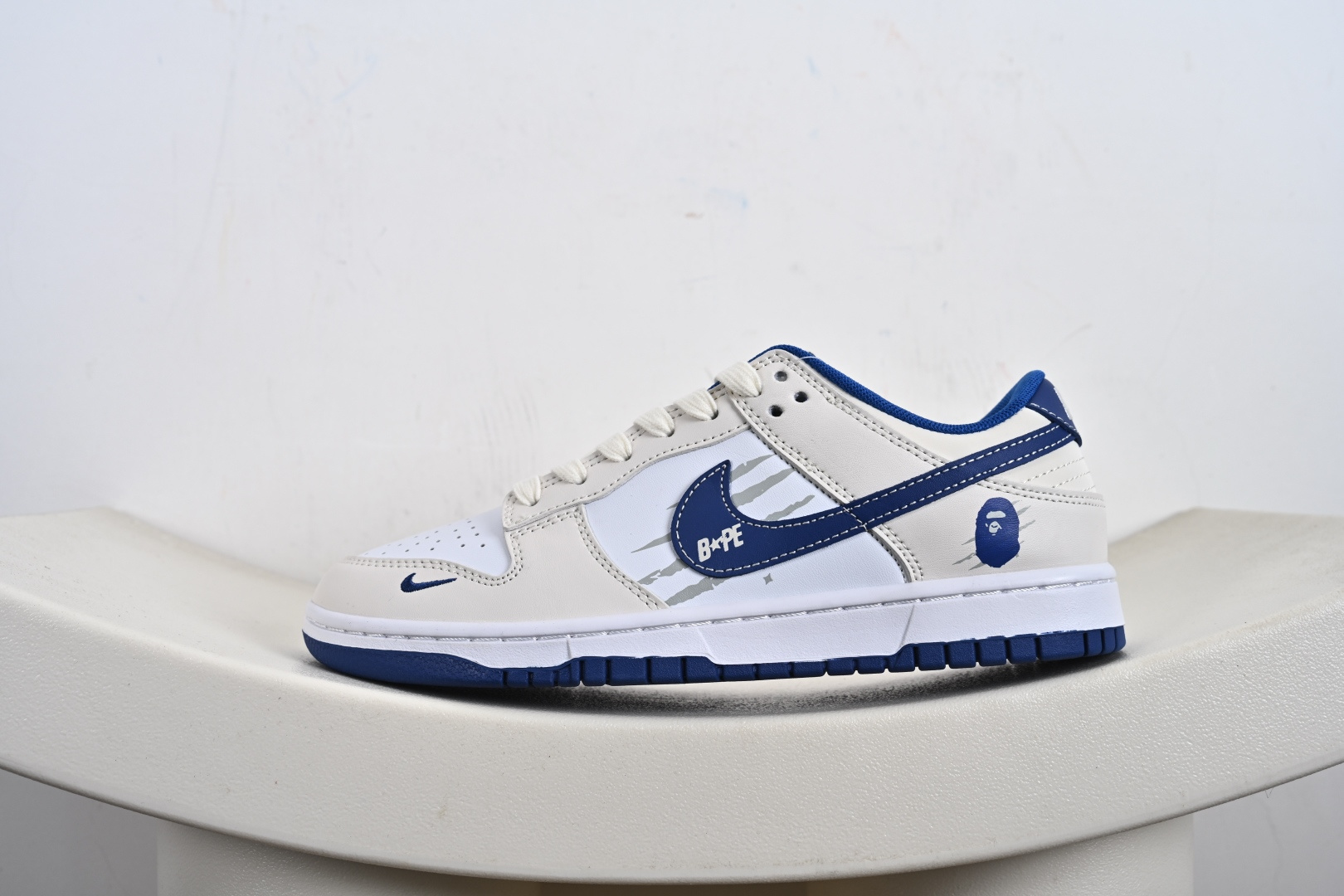 定制版Bape x NK Dunk SB Low Bpae猿人头 x 耐克 SB 低帮 联名米白蓝 XF8698-206