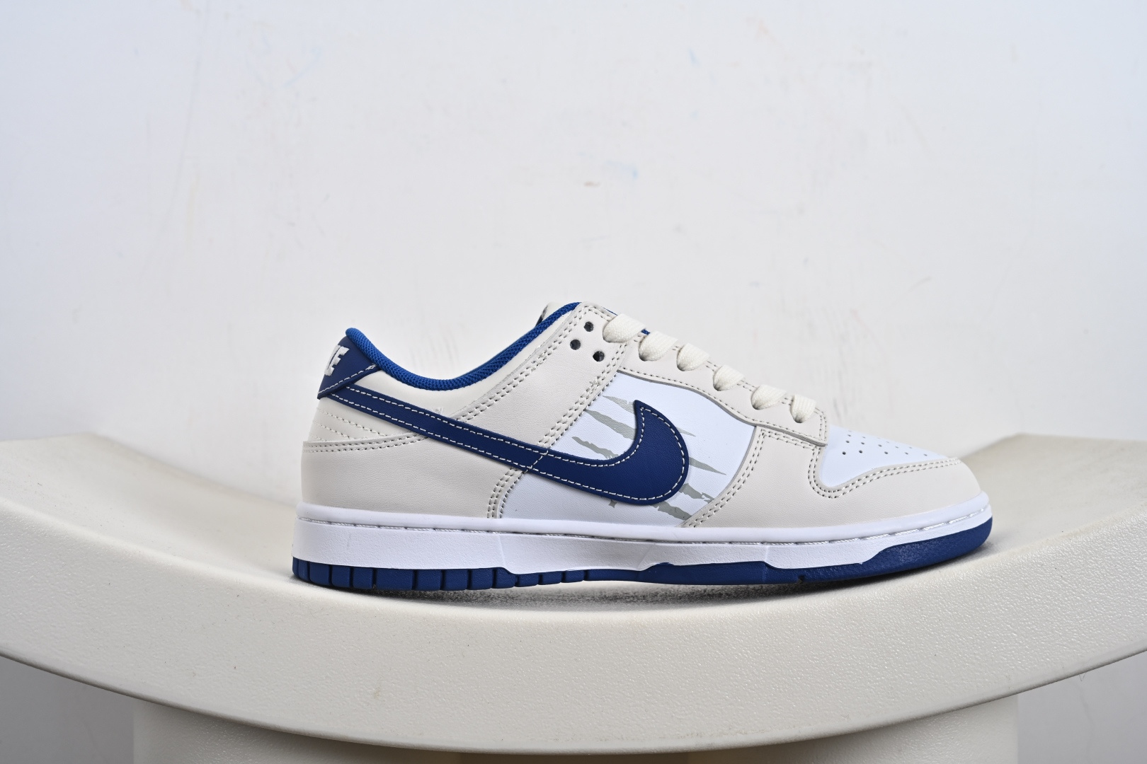 定制版Bape x NK Dunk SB Low Bpae猿人头 x 耐克 SB 低帮 联名米白蓝 XF8698-206