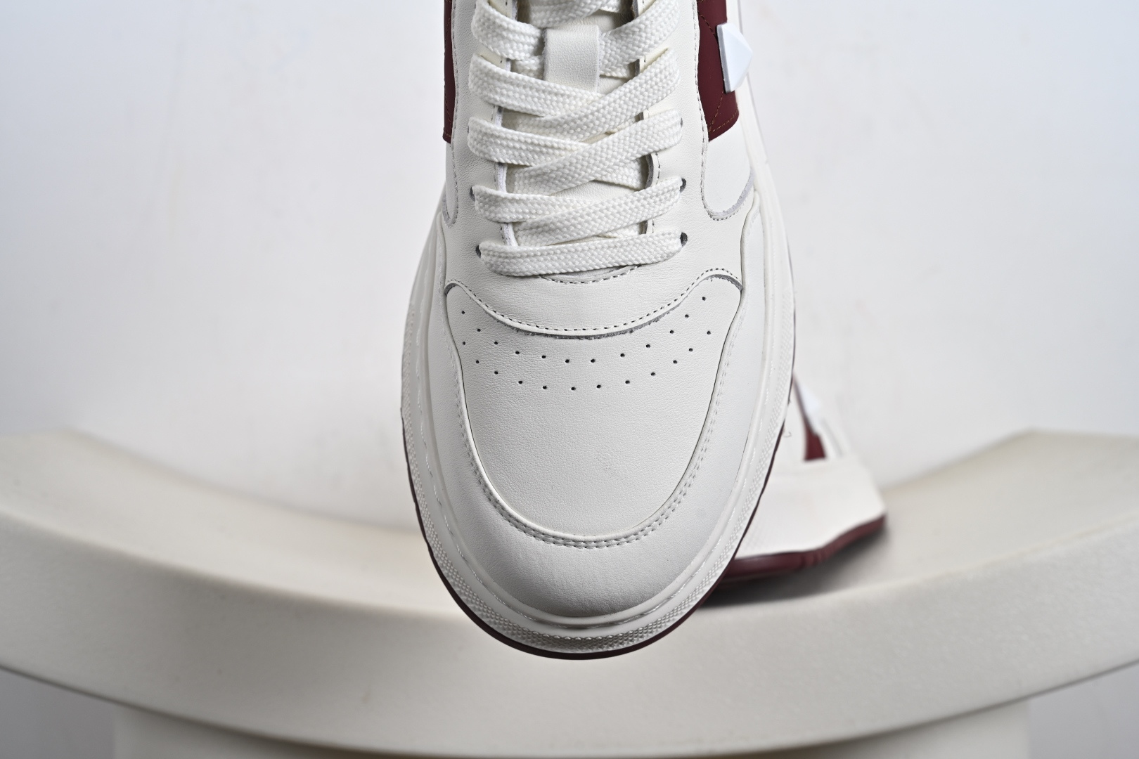 Valentino Rockstud Untitled 华伦天奴 明星同款厚底休闲铆钉小白鞋 P38566H