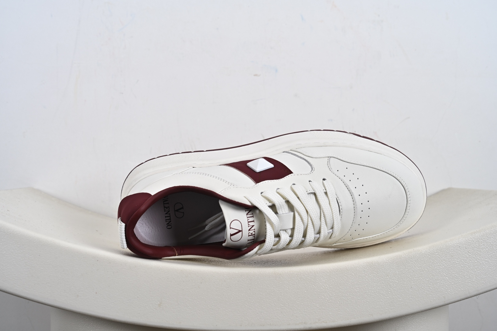 Valentino Rockstud Untitled 华伦天奴 明星同款厚底休闲铆钉小白鞋 P38566H