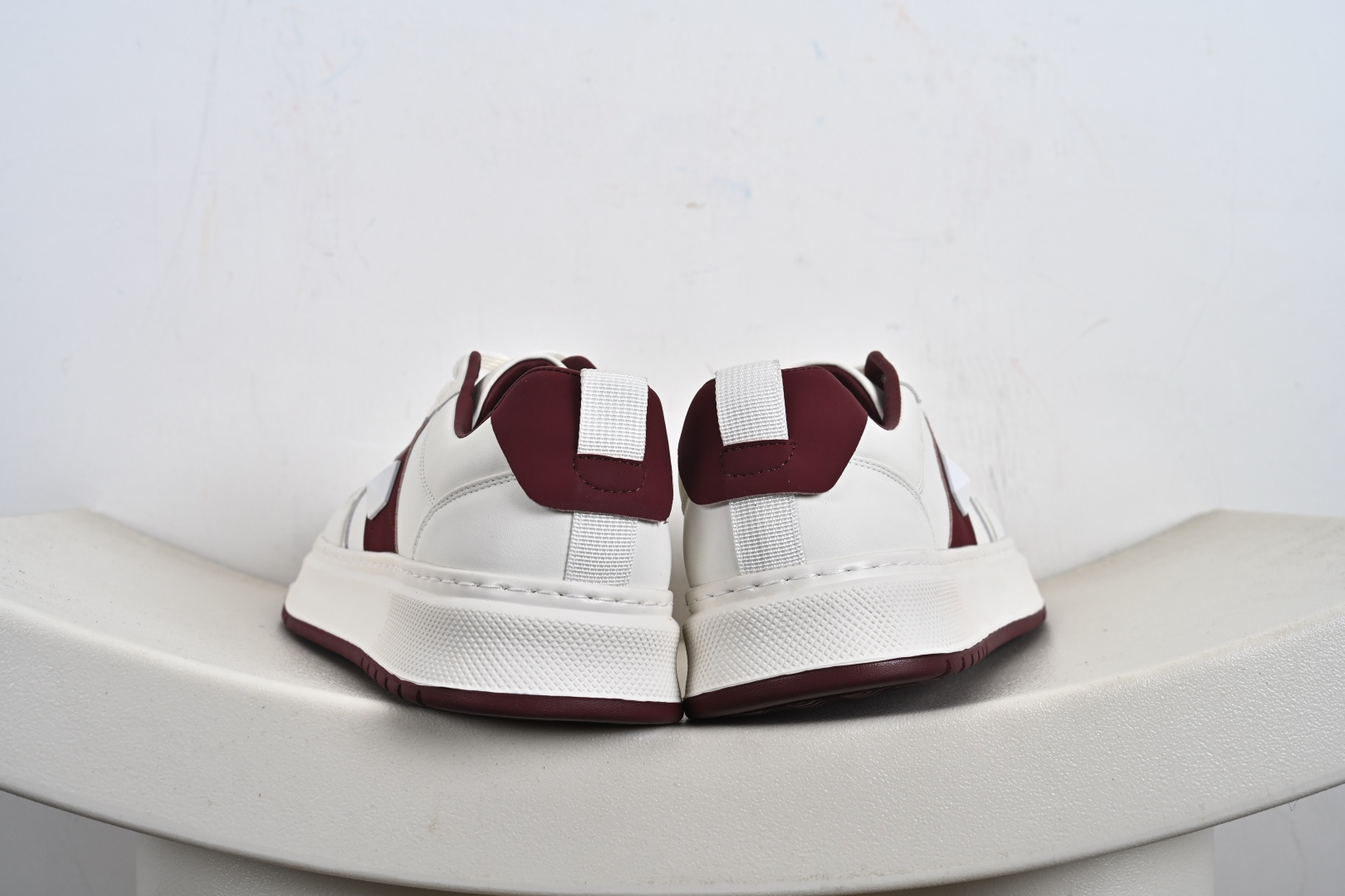 Valentino Rockstud Untitled 华伦天奴 明星同款厚底休闲铆钉小白鞋 P38566H