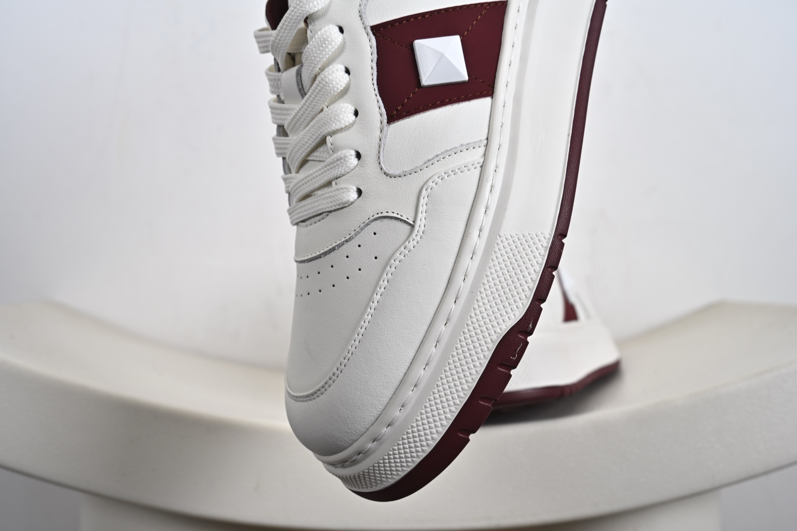 Valentino Rockstud Untitled 华伦天奴 明星同款厚底休闲铆钉小白鞋 P38566H