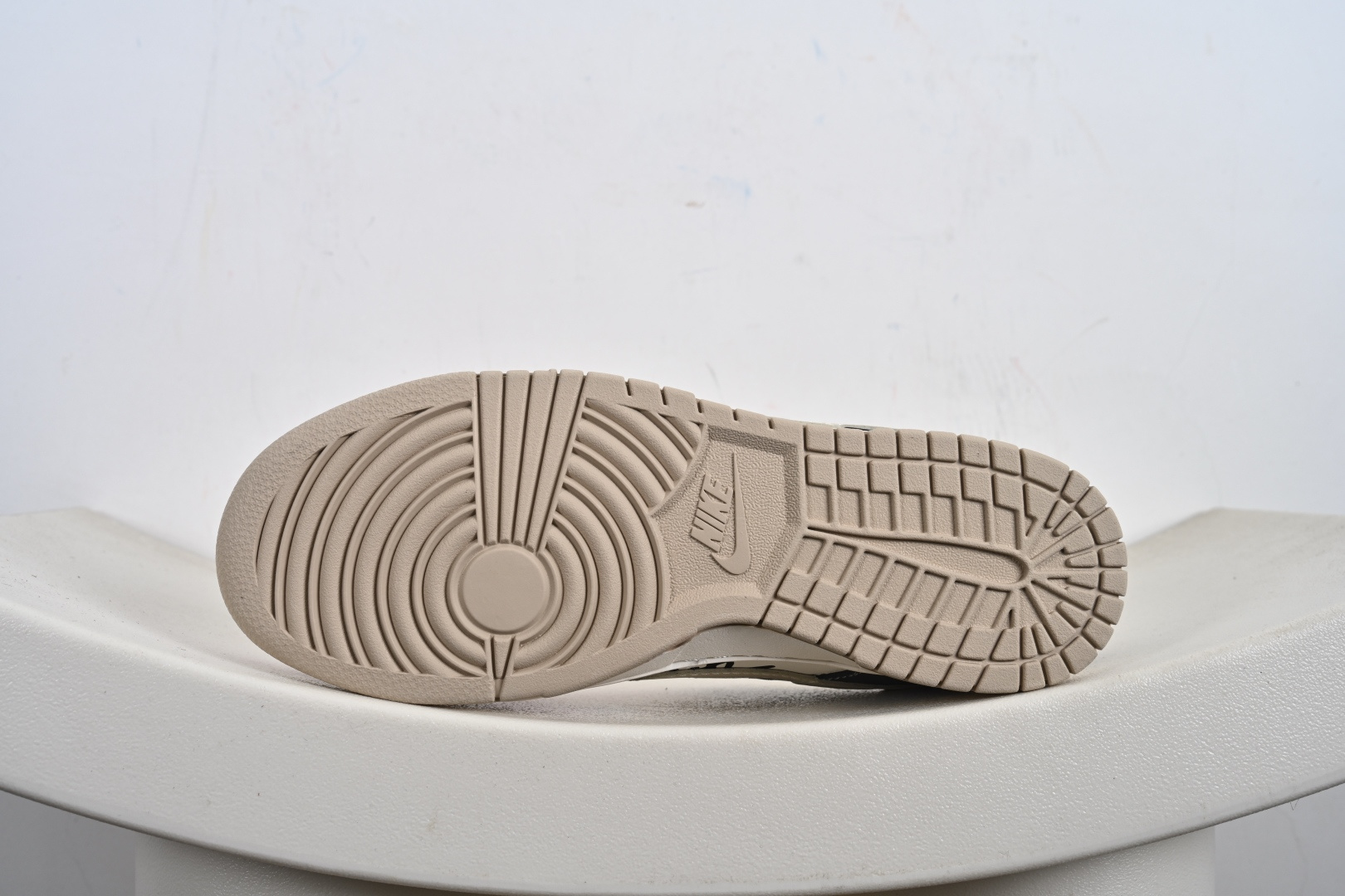 NIKE Dunk Low RETRO 联名款 HS2506-211