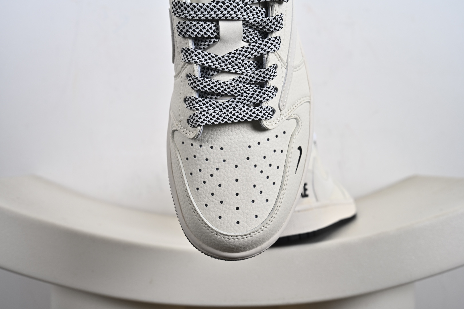 Travis Scott x Fragment Design x Jordan Air Jordan 1 Low OG SP NIKE-米黑满天星” JP1628-254