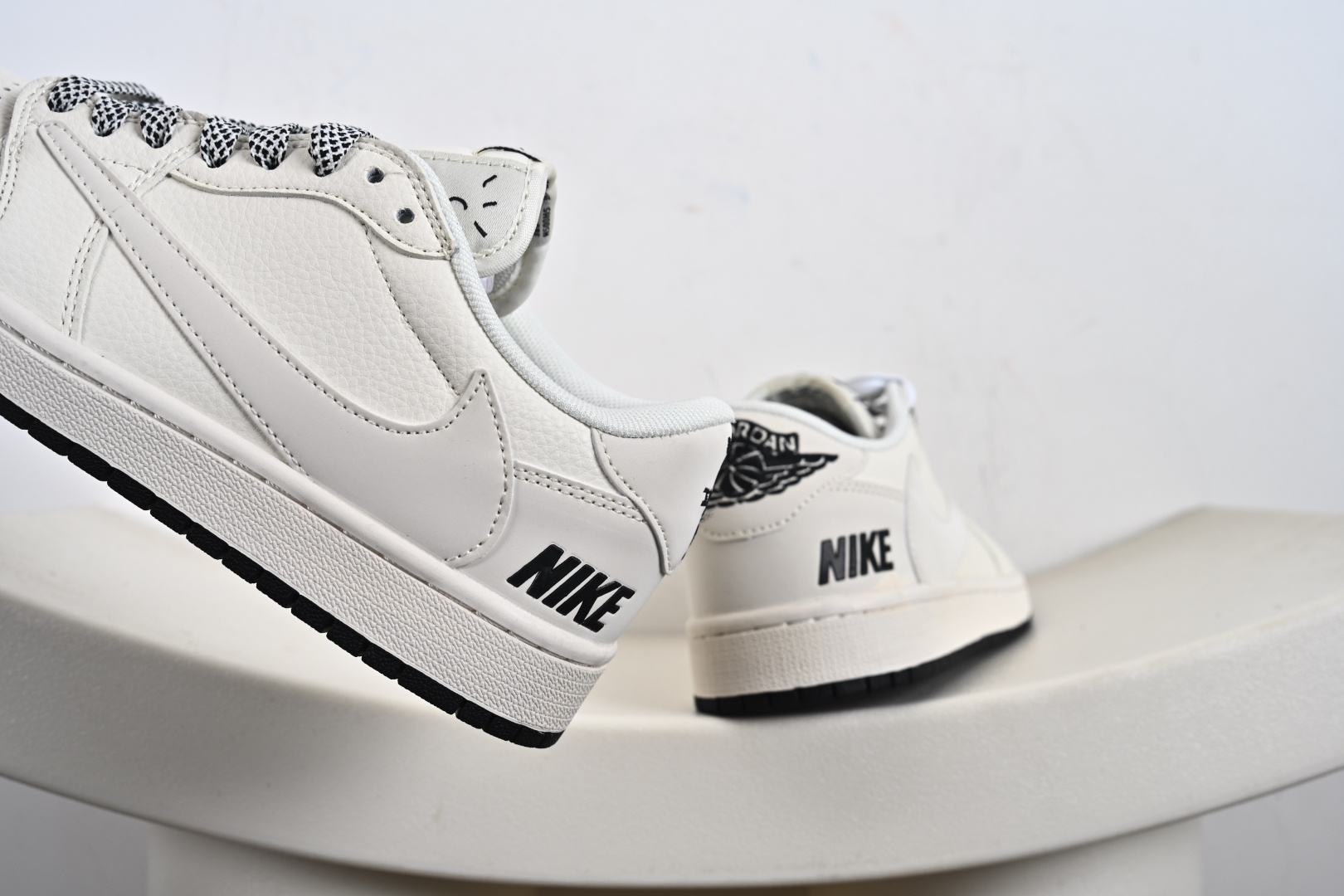 Travis Scott x Fragment Design x Jordan Air Jordan 1 Low OG SP NIKE-米黑满天星” JP1628-254