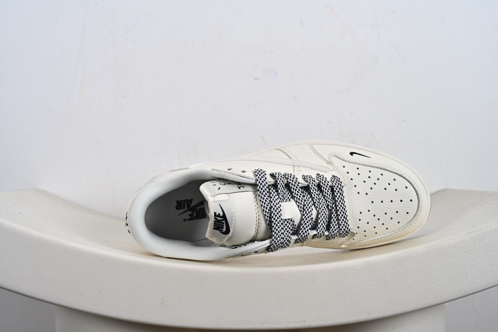 Travis Scott x Fragment Design x Jordan Air Jordan 1 Low OG SP NIKE-米黑满天星” JP1628-254