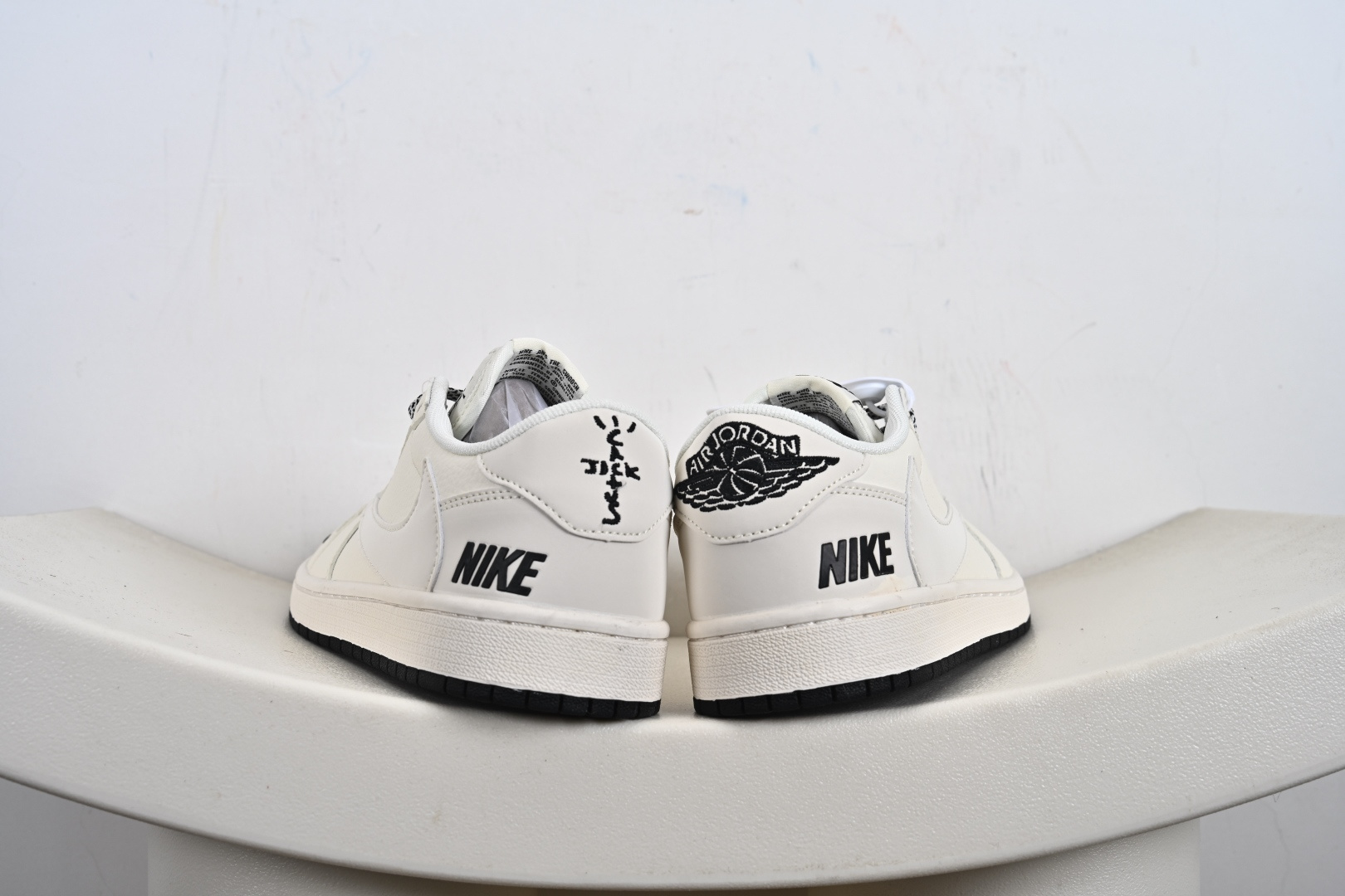 Travis Scott x Fragment Design x Jordan Air Jordan 1 Low OG SP NIKE-米黑满天星” JP1628-254