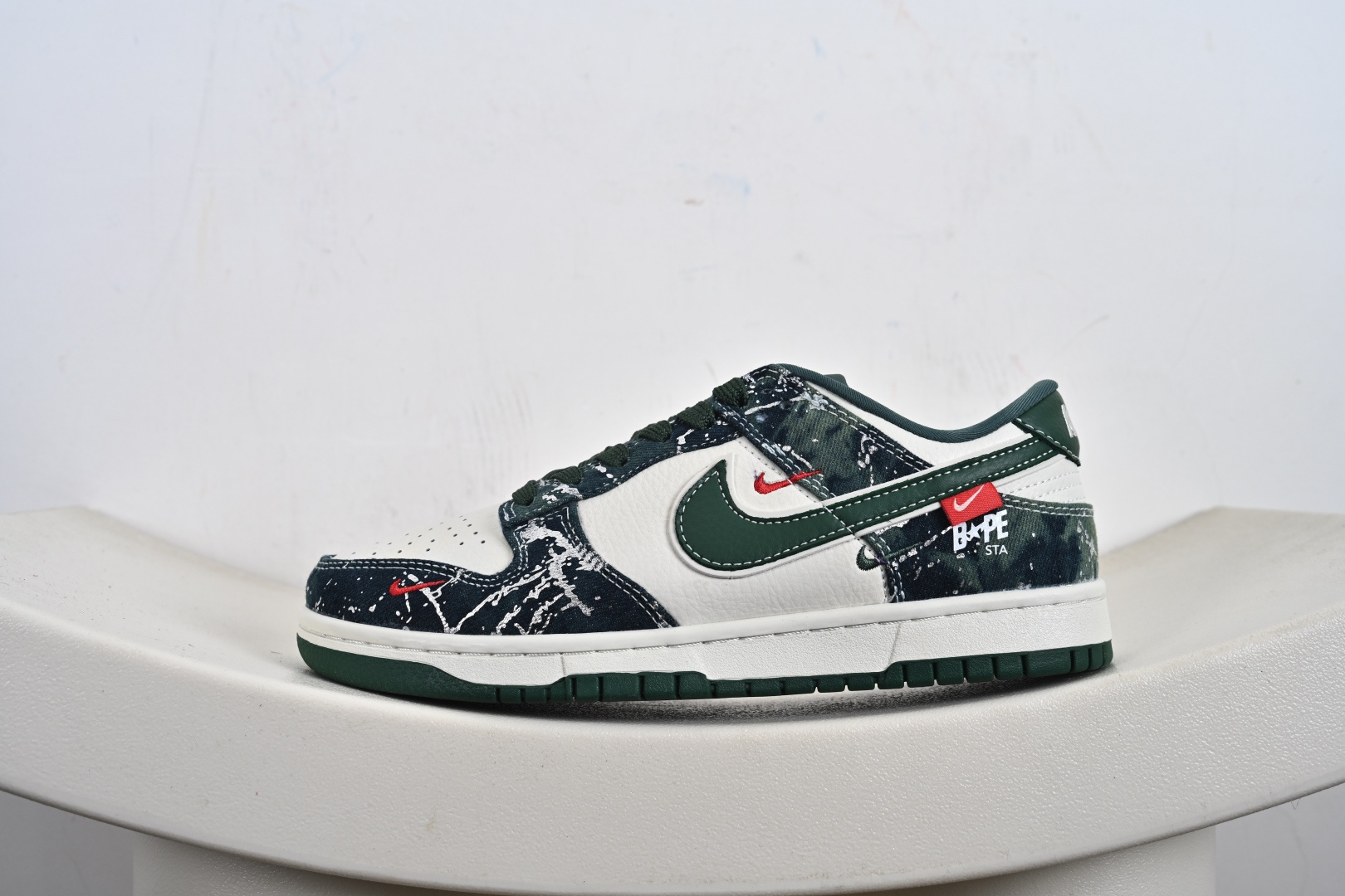 Nike SB Dunk Low“BAPE联名——白军绿” 高端定制 低帮休闲板鞋 SC0601-465