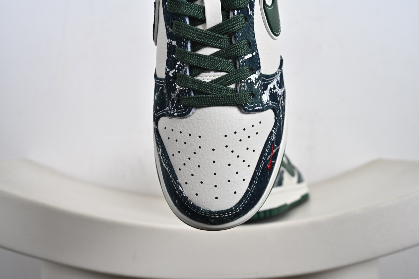 Nike SB Dunk Low“BAPE联名——白军绿” 高端定制 低帮休闲板鞋 SC0601-465