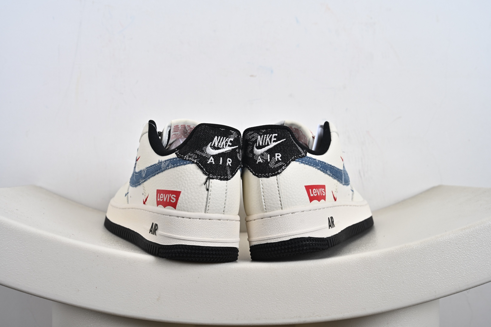 Nike Air Force 1 '07 Low “李维斯联名——米蓝牛仔四勾”空军一号 低帮 运动鞋 QW5606-261