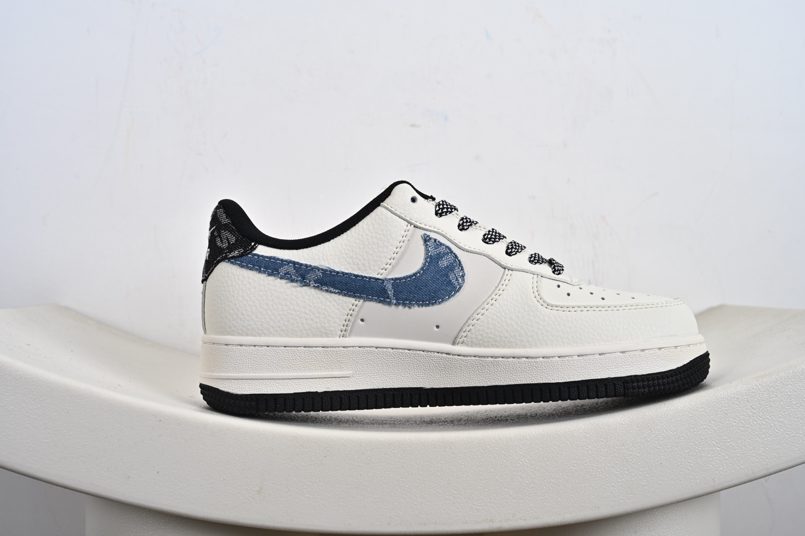 Nike Air Force 1 '07 Low “李维斯联名——米蓝牛仔四勾”空军一号 低帮 运动鞋 QW5606-261
