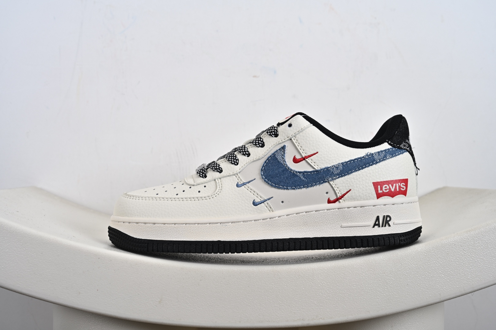 Nike Air Force 1 '07 Low “李维斯联名——米蓝牛仔四勾”空军一号 低帮 运动鞋 QW5606-261