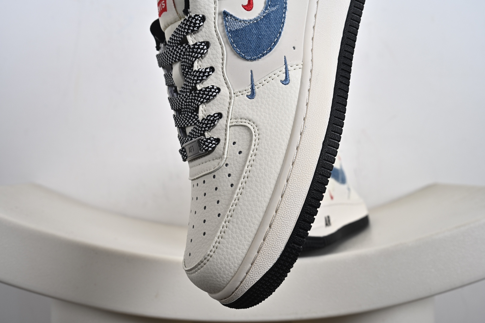 Nike Air Force 1 '07 Low “李维斯联名——米蓝牛仔四勾”空军一号 低帮 运动鞋 QW5606-261