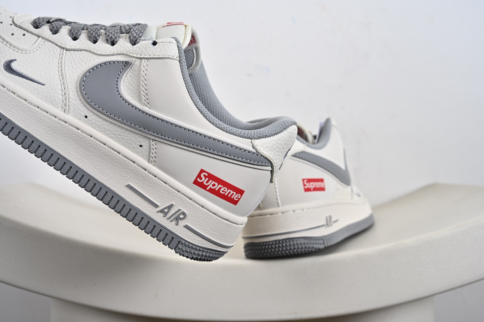 NIke Air Force 1 '07 Low “Supreme联名——米灰满天星”空军一号 低帮 运动鞋 JP8028-012