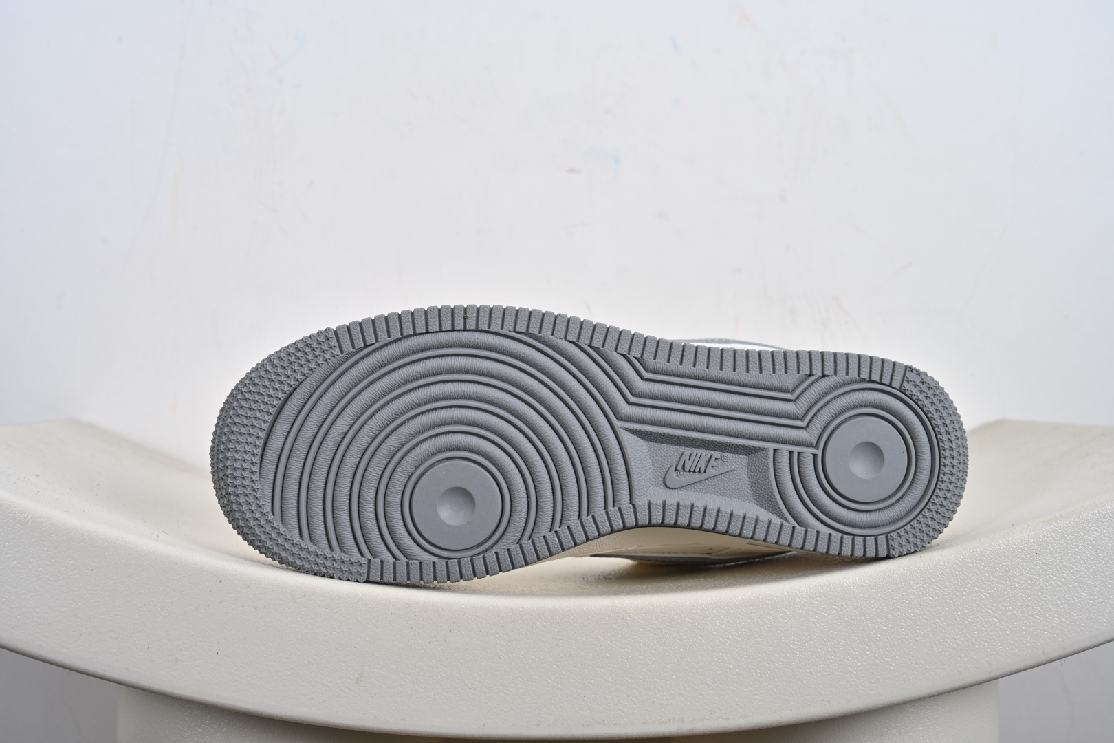 NIke Air Force 1 '07 Low “Supreme联名——米灰满天星”空军一号 低帮 运动鞋 JP8028-012