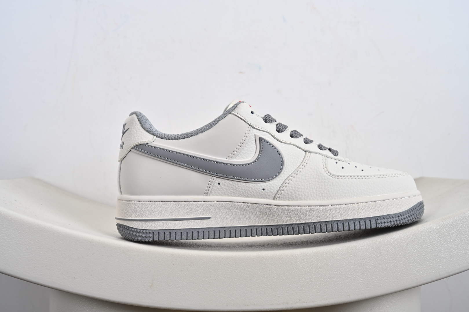 NIke Air Force 1 '07 Low “Supreme联名——米灰满天星”空军一号 低帮 运动鞋 JP8028-012