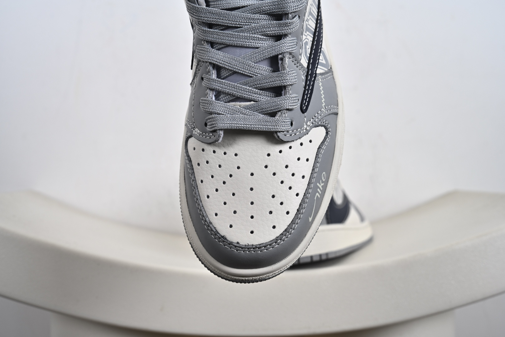 定制版Travis Scott x Fragment Design x Air Jordan 1 Low OG SP AJ1 乔1 低帮文化休闲板鞋 LD2025-023