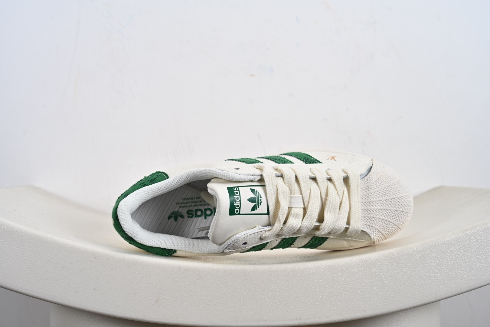 Adidas Originals Superstar 联名款贝壳头 SD6819