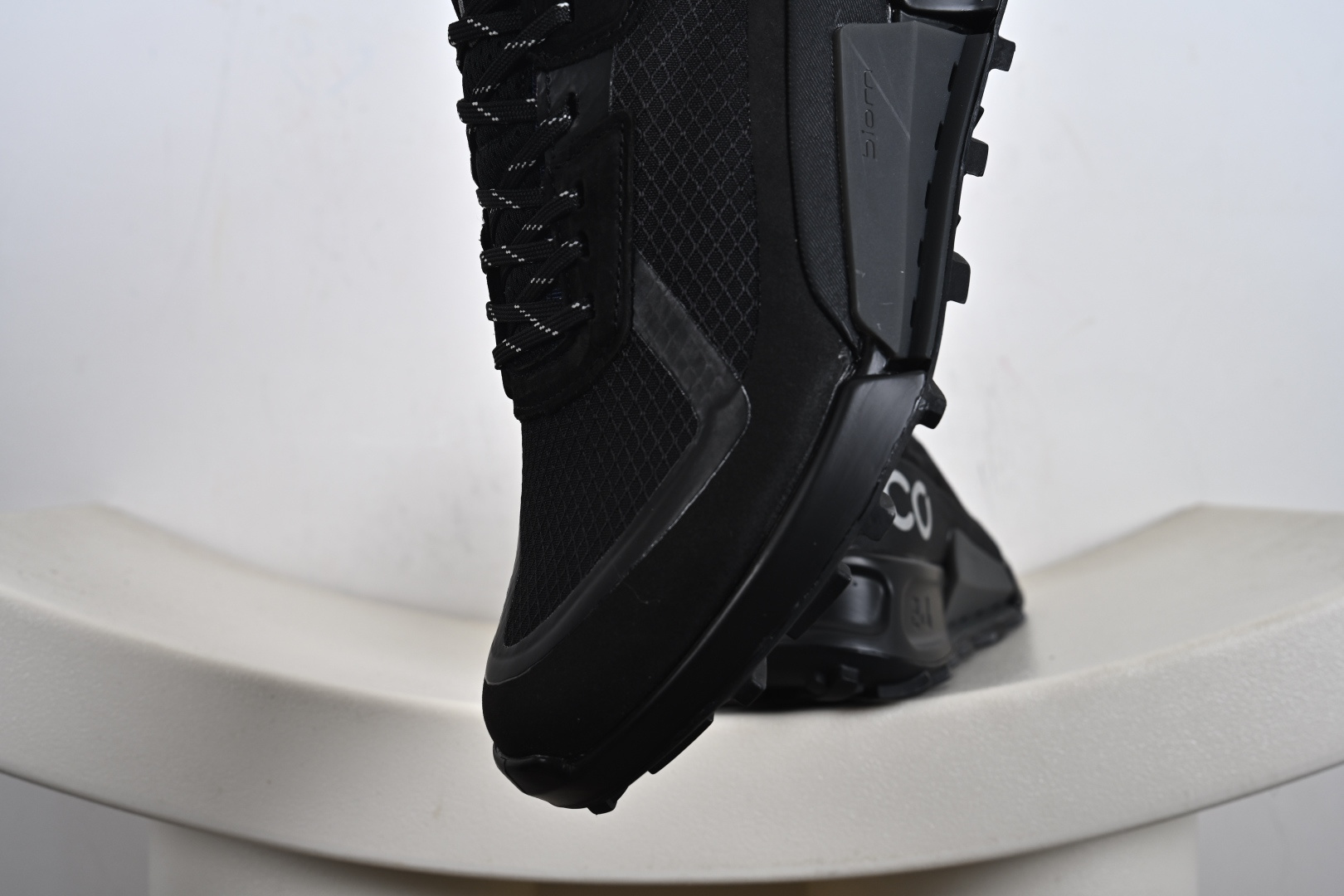 ECCO爱步登山鞋男款 舒适户外运动越野跑鞋健步BIOMC踪迹系列 822834