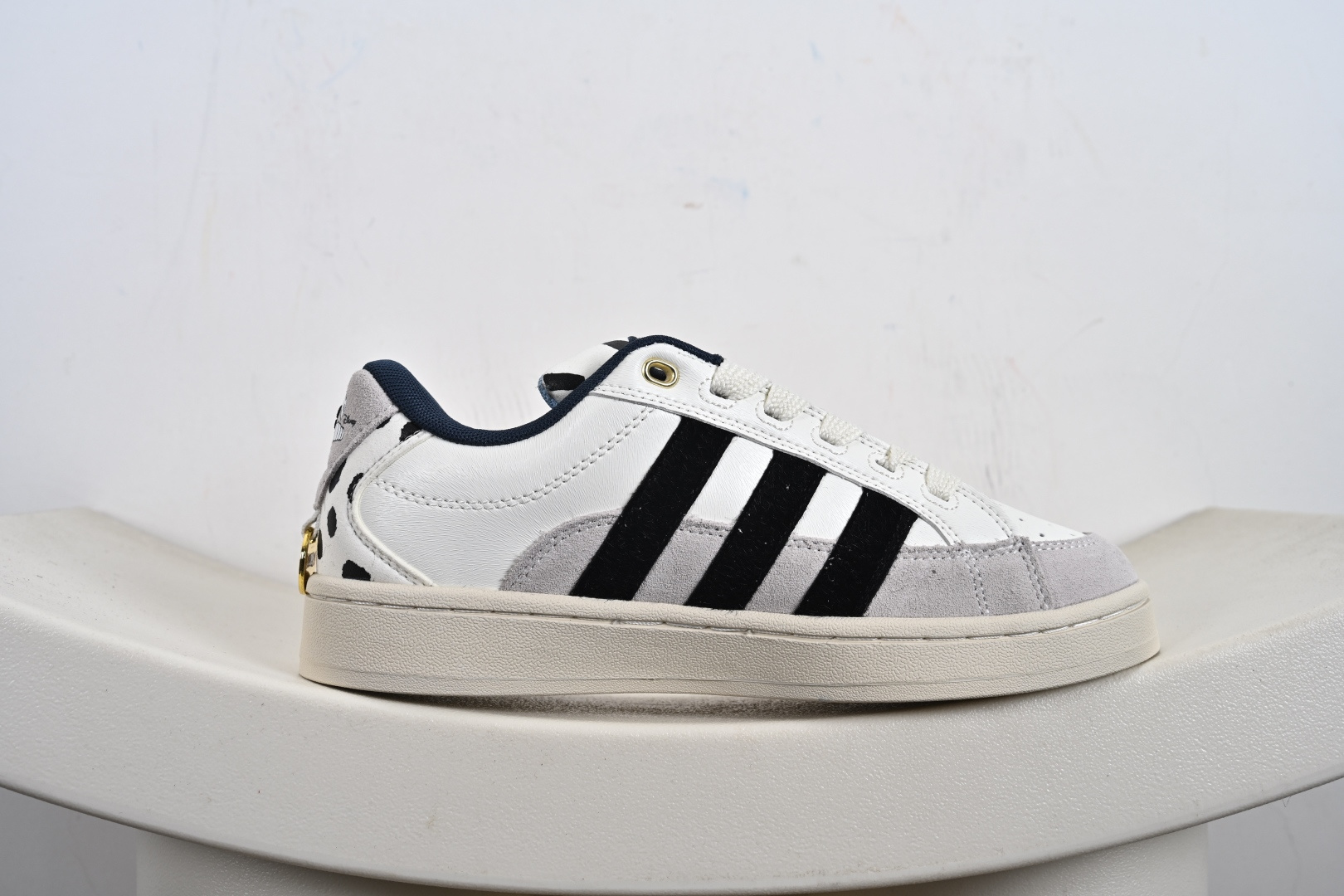 Adidas CAMPUS OOS BETA 阿迪达斯学院系列面包风经典复古低帮百搭休闲运动板鞋 JQ8733