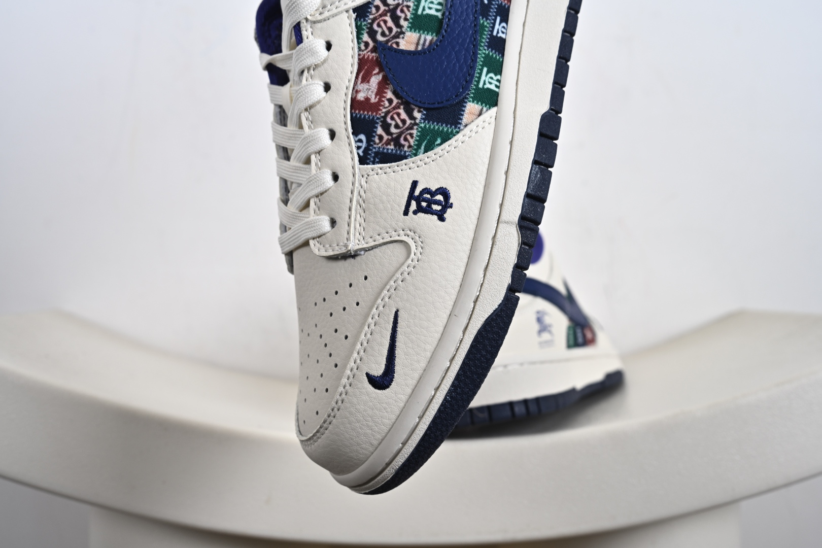 定制版Nike SB Dunk Low 巴宝莉联名 白蓝复古拼接 高端定制 低帮休闲板鞋 SD6688-002