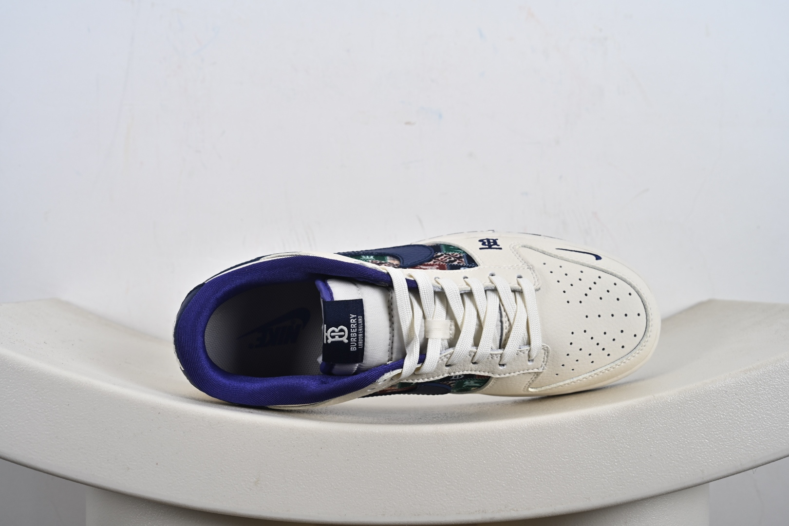 定制版Nike SB Dunk Low 巴宝莉联名 白蓝复古拼接 高端定制 低帮休闲板鞋 SD6688-002