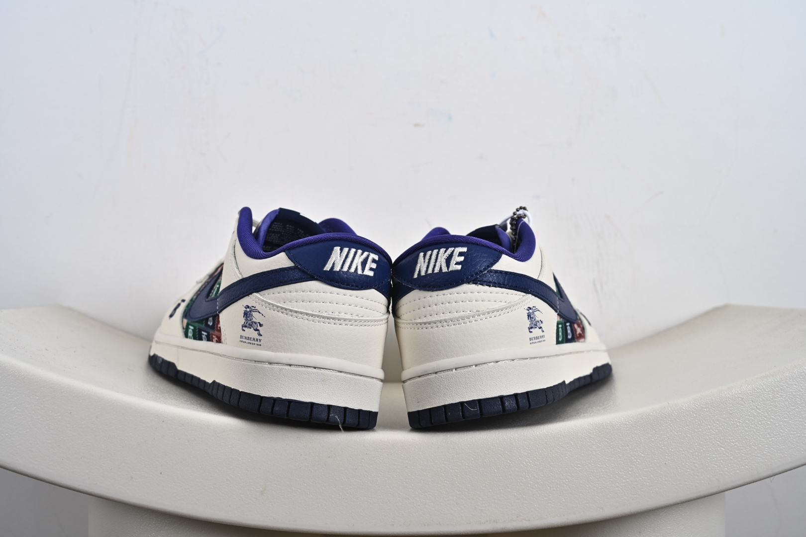 定制版Nike SB Dunk Low 巴宝莉联名 白蓝复古拼接 高端定制 低帮休闲板鞋 SD6688-002