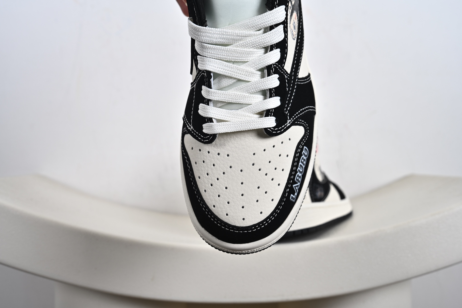定制版Travis Scott x Fragment Design x Jordan Air Jordan 1 Low OG SP “白黑拉布布” DD7866-112