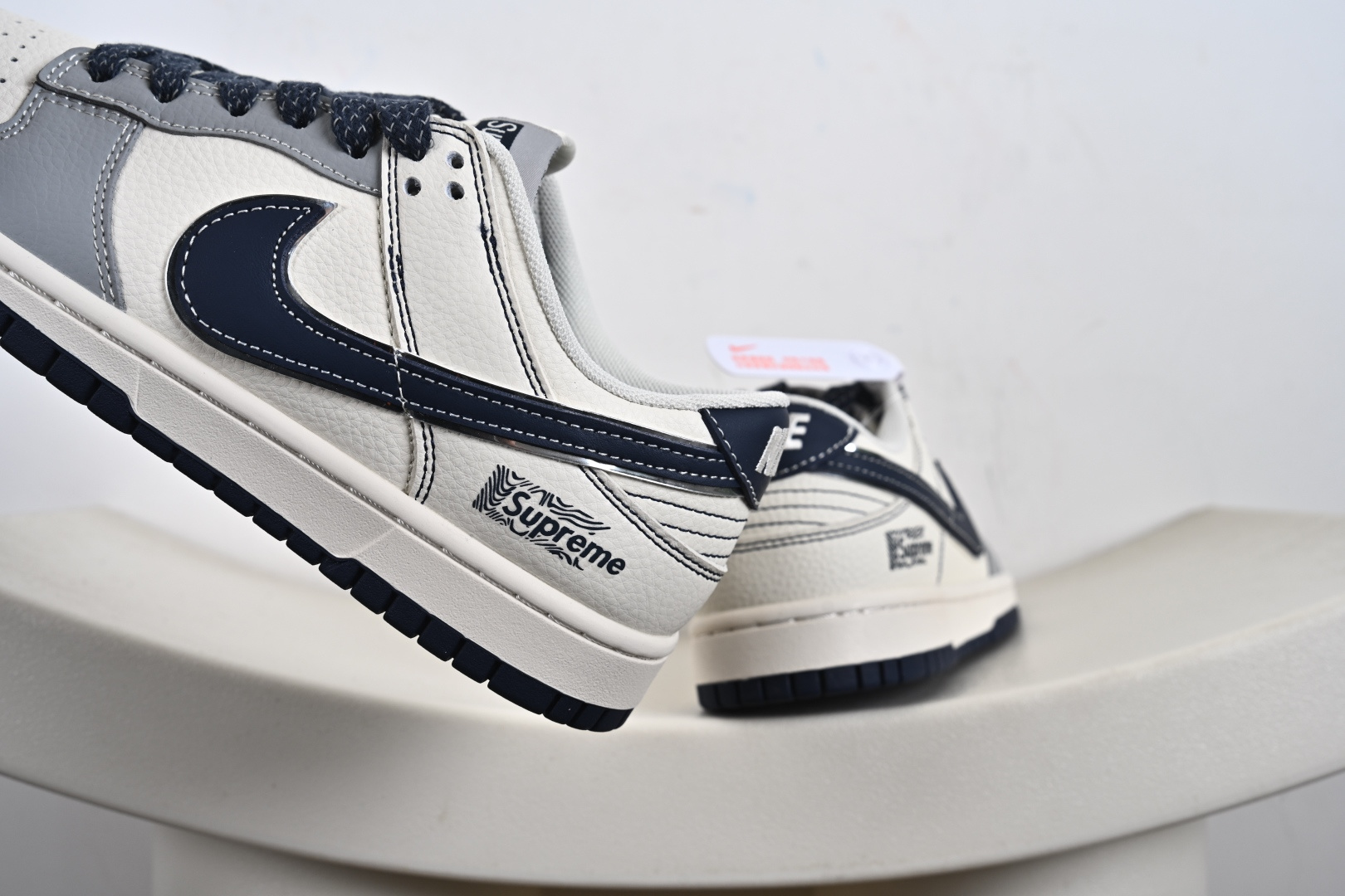 定制版Nike SB Dunk Low“SUP联名——灰白蓝配色” 高端定制 低帮休闲板鞋 SD6868-102